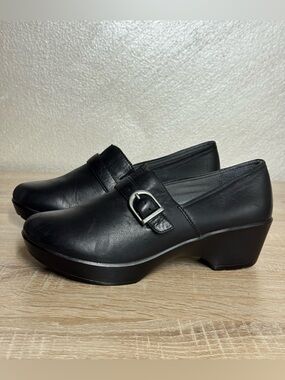Dansko Jane Women 36 US 5.5/6 Black Leather Clogs Buckle